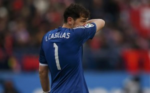 Real Madrid's goalkeeper Iker Casillas reacts after conceding his third goal during their Spanish first division soccer match against Atletico Madrid at the Vicente Calderon stadium in Madrid, February 7, 2015.          REUTERS/Juan Medina (SPAIN  - Tags: SPORT SOCCER)