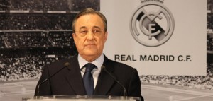 24/01/2013 Rueda de prensa de Florentino PÈrez . El presidente del Real Madrid, Florentino PÈrez, asegurÛ este jueves que es "rotundamente falso" que se haya producido cualquier tipo de "ultim·tum" por parte del vestuario blanco para que el entrenador JosÈ Mourinho no contin˙e como tÈcnico del equipo la temporada que viene. DEPORTES MADRID ESPA—A EUROPA