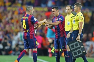 Football - Athletic Bilbao v FC Barcelona - Spanish King's Cup Final - Nou Camp - Barcelona, Spain - 30/5/15 Barcelona's Andres Iniesta is substituted by Xavi Reuters / Gustau Nacarino