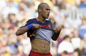 Barcelona's Neymar reacts after missing a penalty shot against Las Palmas during their Spanish first division soccer match at Camp Nou stadium in Barcelona, Spain, September 26, 2015. REUTERS/Sergio Perez